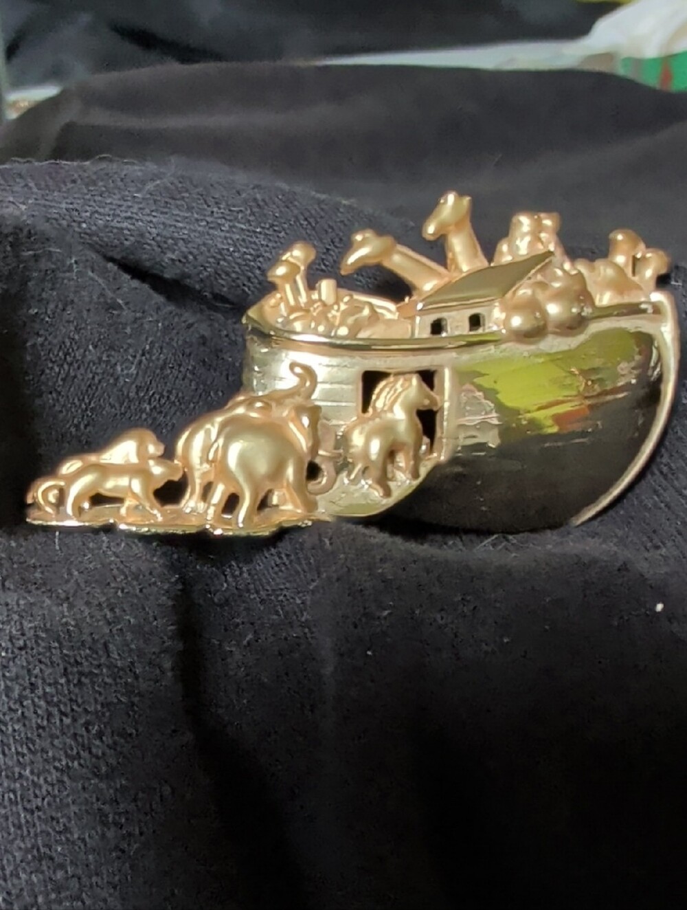 Vintage Gold Tone Noah's Ark Animal Brooch